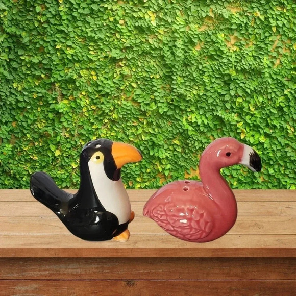 Flamingo &Toucan salt &pepper shaker pink /wht/blk - Picture 1 of 6